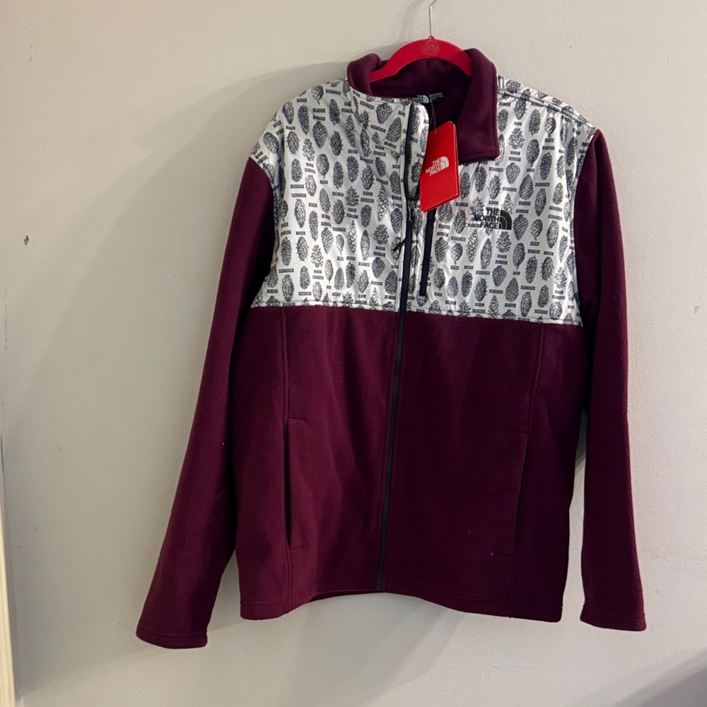 NWT The North Face Maroon and White Patterned Fleece Jacket